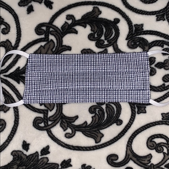 Mask - Picture 1 of 1